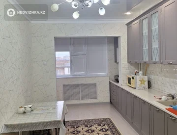 2-комнатная квартира, этаж 6 из 9, 65 м², миниатюра 1