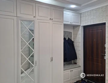2-комнатная квартира, этаж 6 из 9, 65 м², миниатюра 2
