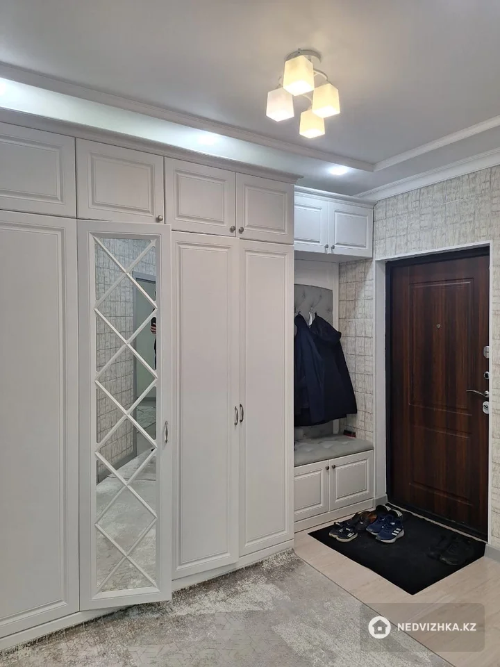 2-комнатная квартира, этаж 6 из 9, 65 м², фотография 2