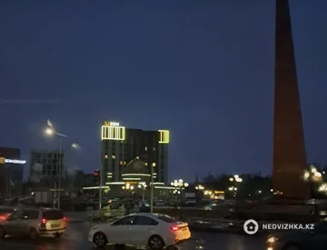 3-комнатная квартира, этаж 3 из 12, 117 м², миниатюра 1