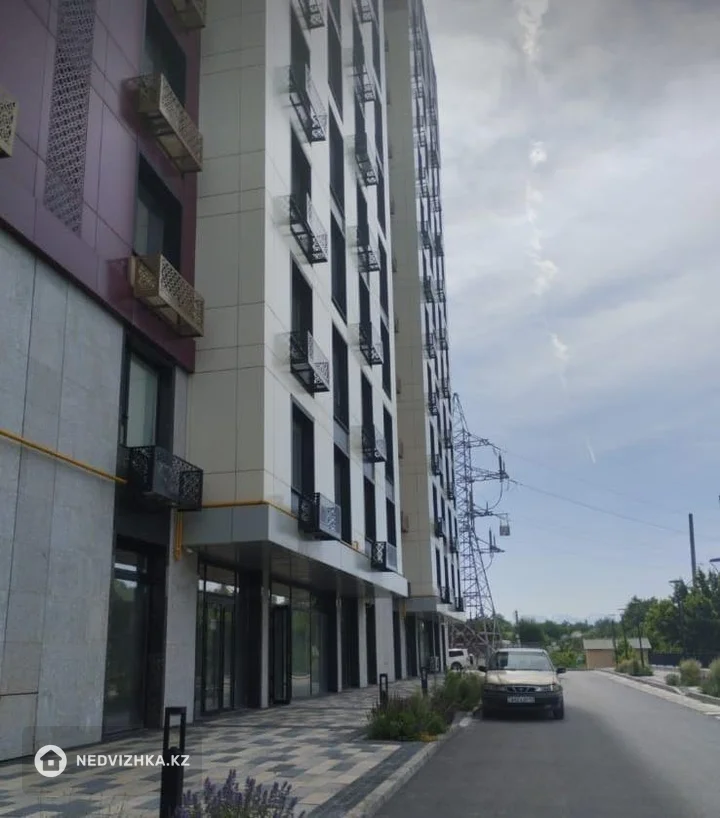 3-комнатная квартира, этаж 3 из 12, 117 м², фотография 2