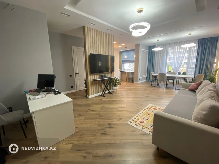 3-комнатная квартира, этаж 2 из 12, 113 м², фотография 2