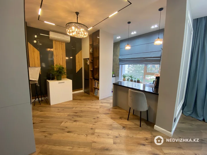 3-комнатная квартира, этаж 2 из 12, 113 м², фотография 3