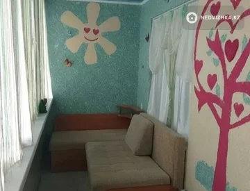 2-комнатная квартира, этаж 2 из 5, 61 м², миниатюра 1