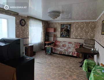 2-комнатная квартира, этаж 2 из 5, 61 м², миниатюра 3