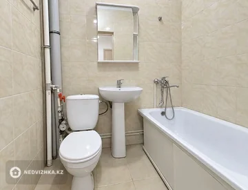 1-комнатная квартира, этаж 4 из 5, 38 м², миниатюра 1