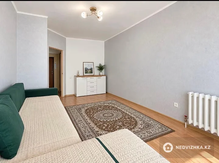 1-комнатная квартира, этаж 4 из 5, 38 м², фотография 2