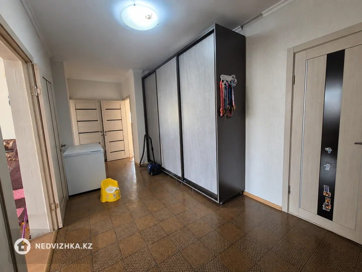 3-комнатная квартира, этаж 2 из 9, 97 м²
