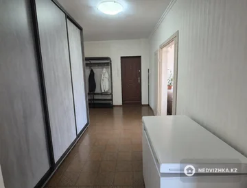 3-комнатная квартира, этаж 2 из 9, 97 м², миниатюра 2