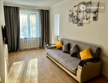 2-комнатная квартира, этаж 2 из 5, 43 м², миниатюра 2