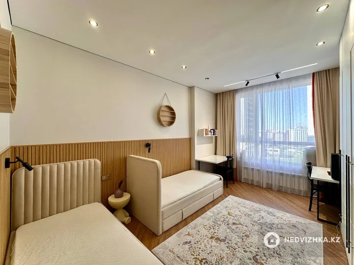 4-комнатная квартира, этаж 11 из 18, 91 м², фотография 4