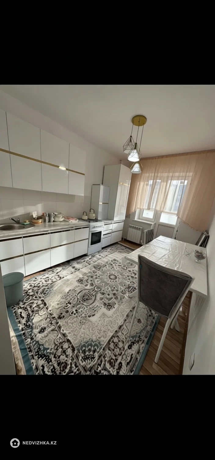 3-комнатная квартира, этаж 8 из 9, 85 м²