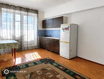 1-комнатная квартира, этаж 4 из 4, 37 м², миниатюра 2