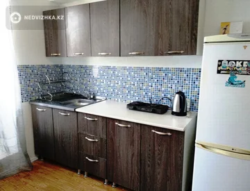 1-комнатная квартира, этаж 4 из 4, 37 м², миниатюра 3
