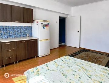 1-комнатная квартира, этаж 4 из 4, 37 м², миниатюра 1