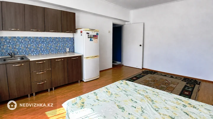 1-комнатная квартира, этаж 4 из 4, 37 м²