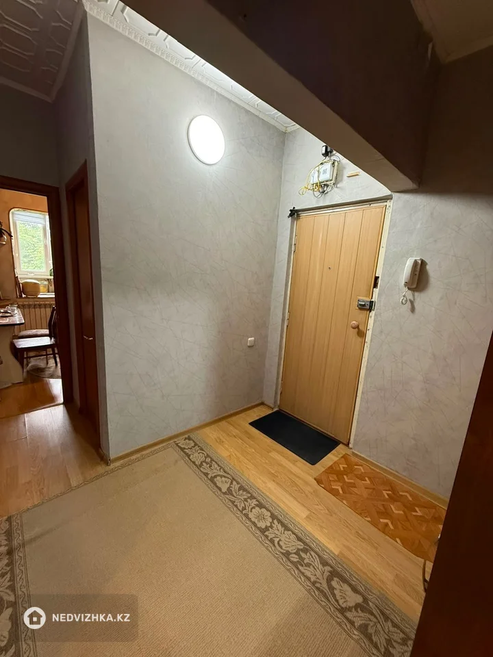 3-комнатная квартира, этаж 4 из 5, 62 м², фотография 3