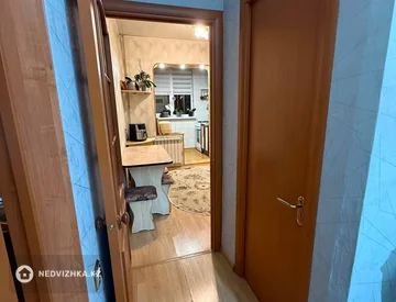 3-комнатная квартира, этаж 4 из 5, 62 м², миниатюра 1