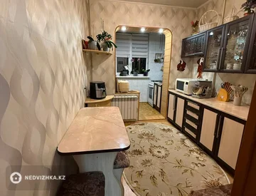 3-комнатная квартира, этаж 4 из 5, 62 м², миниатюра 9