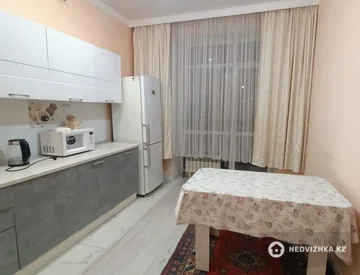 1-комнатная квартира, этаж 3 из 9, 45 м², На длительный срок, миниатюра 3