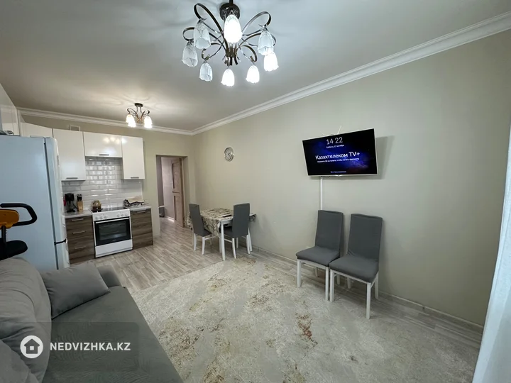 2-комнатная квартира, этаж 8 из 8, 48 м², фотография 3