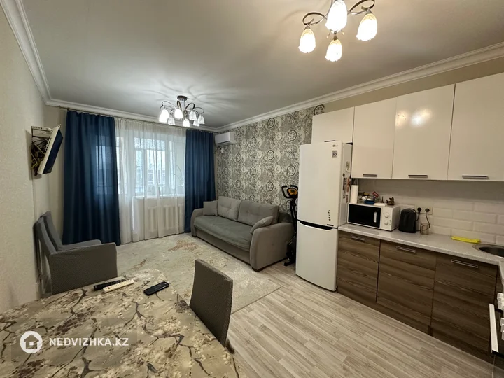 2-комнатная квартира, этаж 8 из 8, 48 м², фотография 2