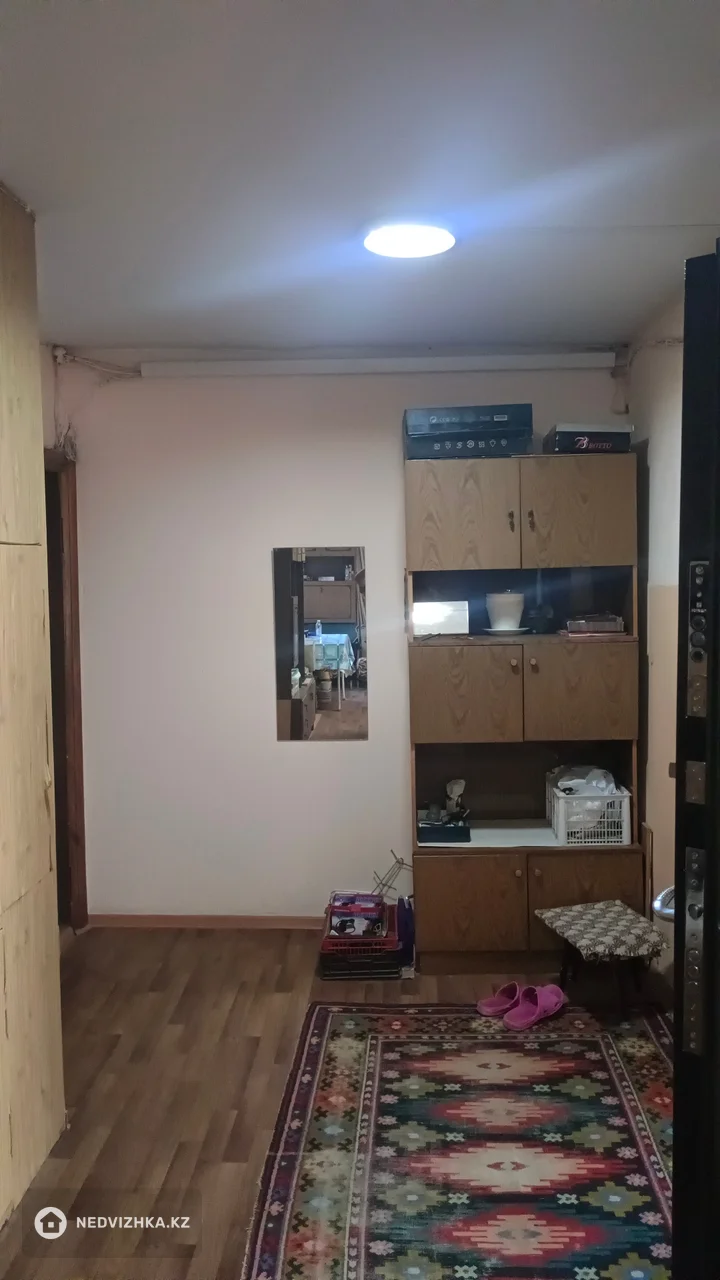 4-комнатная квартира, этаж 3 из 5, 80 м²