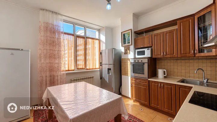 3-комнатная квартира, этаж 9 из 12, 121 м², фотография 2