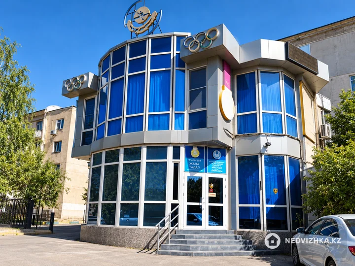 Офис, Магазин и др., этаж 1 из 5, 306 м²