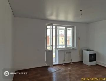 3-комнатная квартира, этаж 3 из 3, 103 м², миниатюра 1