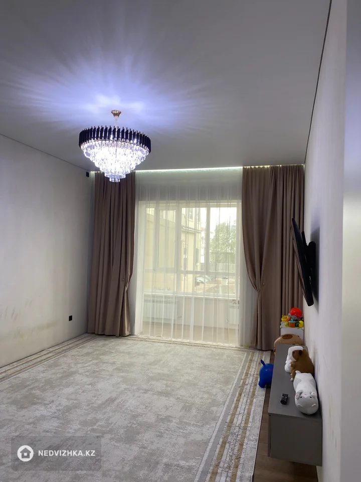 3-комнатная квартира, этаж 1 из 5, 106 м², фотография 2