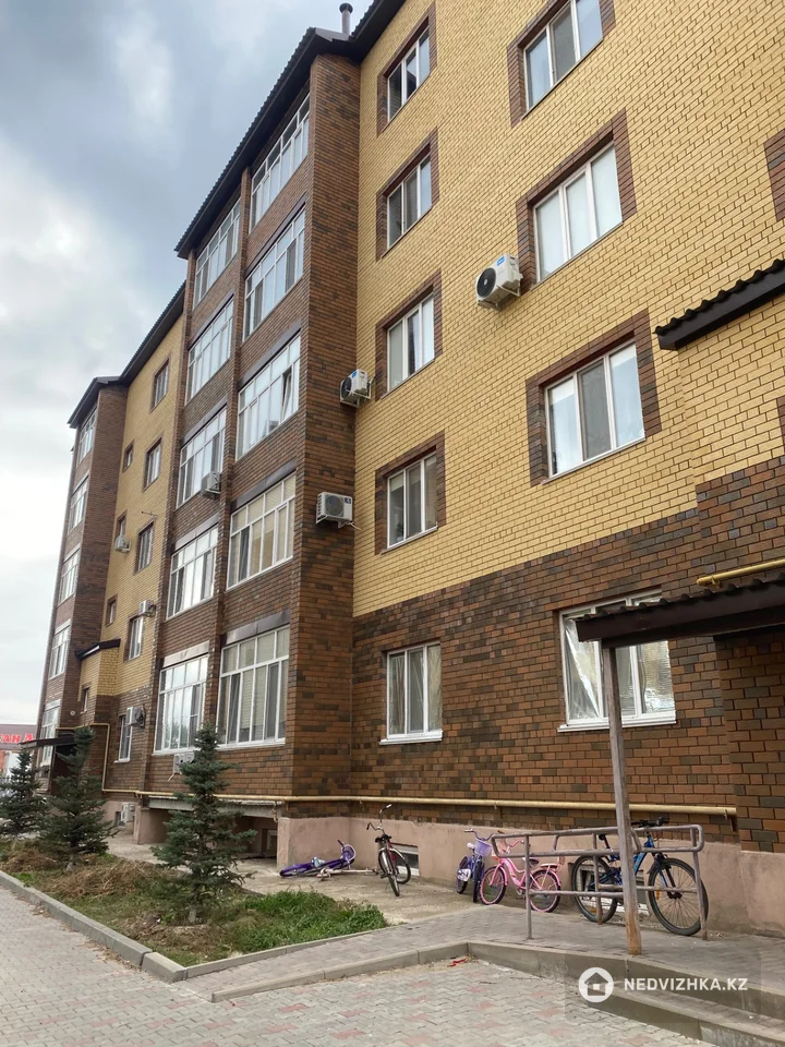 3-комнатная квартира, этаж 1 из 5, 106 м², фотография 3