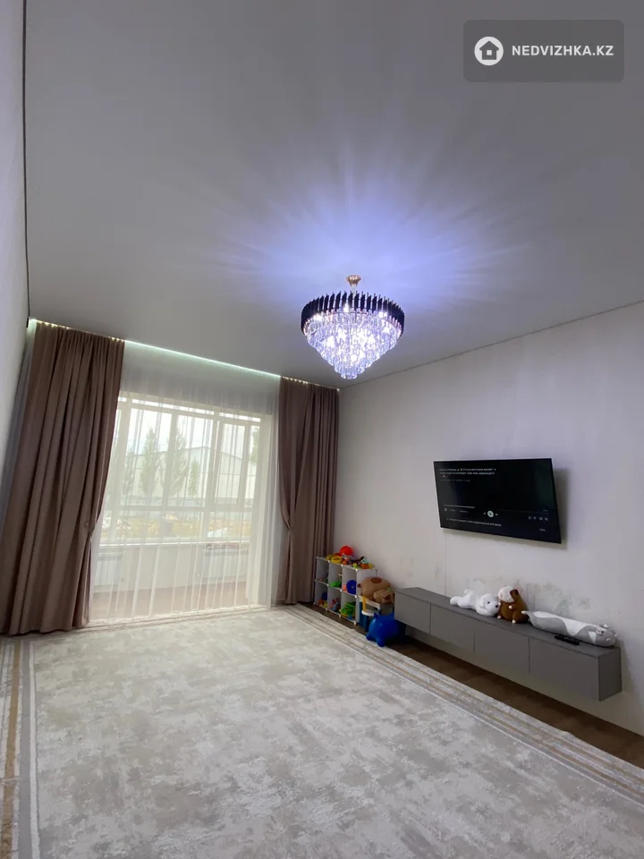 3-комнатная квартира, этаж 1 из 5, 106 м², фотография 4