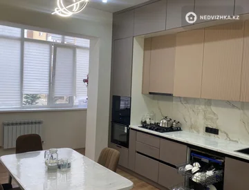 3-комнатная квартира, этаж 1 из 5, 106 м², миниатюра 11