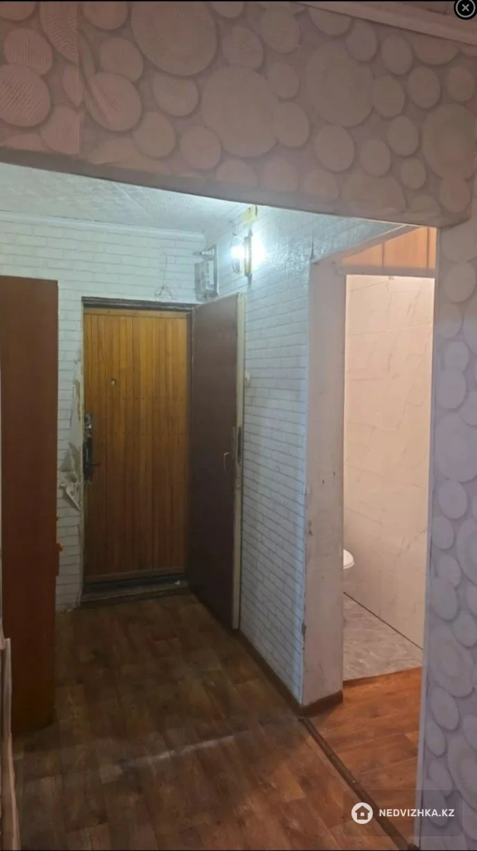 3-комнатная квартира, этаж 3 из 5, 60 м², На длительный срок