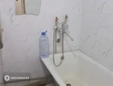 3-комнатная квартира, этаж 3 из 5, 60 м², На длительный срок, миниатюра 4