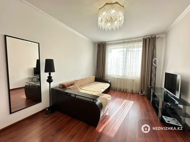 1-комнатная квартира, этаж 3 из 9, 50 м², На длительный срок