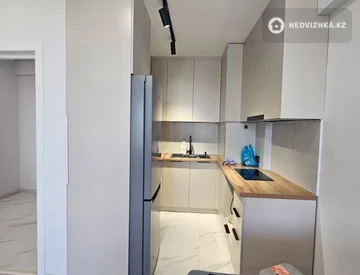 2-комнатная квартира, этаж 6 из 17, 47 м², миниатюра 2