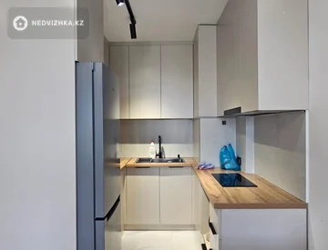 2-комнатная квартира, этаж 6 из 17, 47 м², миниатюра 3