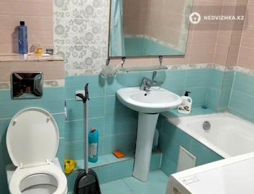 1-комнатная квартира, этаж 4 из 5, 40 м², Посуточно, миниатюра 1