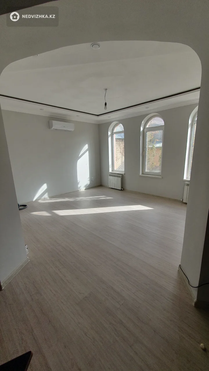 8-комнатный дом, 8 соток, 280 м², фотография 3