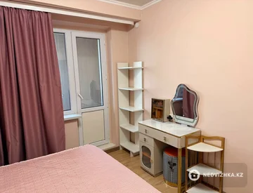 3-комнатная квартира, этаж 9 из 9, 76 м², На длительный срок, миниатюра 3