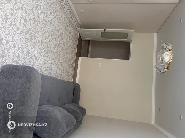 3-комнатная квартира, этаж 2 из 9, 100 м², фотография 2