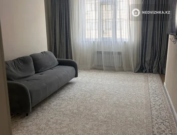 3-комнатная квартира, этаж 2 из 9, 100 м², миниатюра 1
