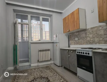 3-комнатная квартира, этаж 4 из 10, 70 м², На длительный срок, миниатюра 1