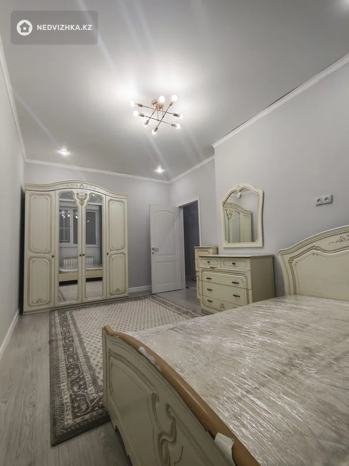 3-комнатная квартира, этаж 4 из 10, 70 м², На длительный срок, фотография 2