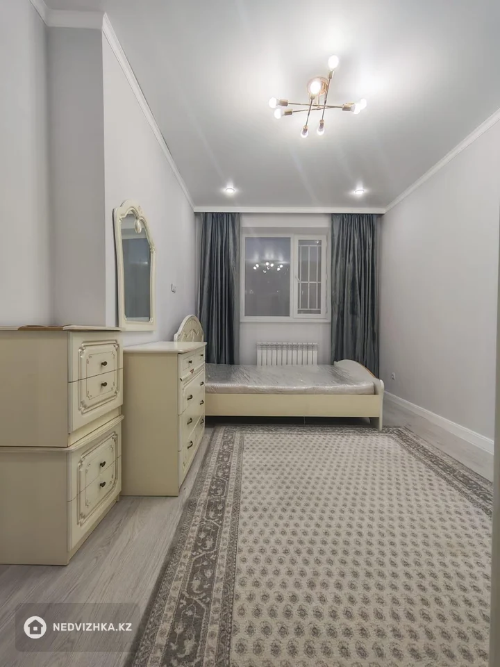 3-комнатная квартира, этаж 4 из 10, 70 м², На длительный срок, фотография 3