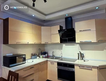 2-комнатная квартира, этаж 10 из 18, 72 м², На длительный срок, миниатюра 2