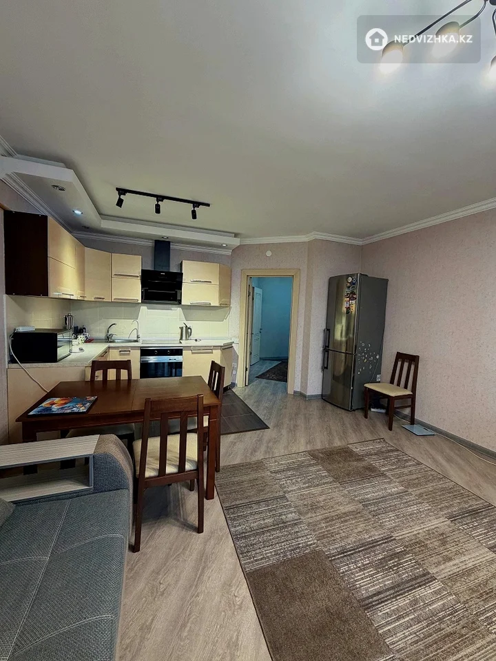 2-комнатная квартира, этаж 10 из 18, 72 м², На длительный срок