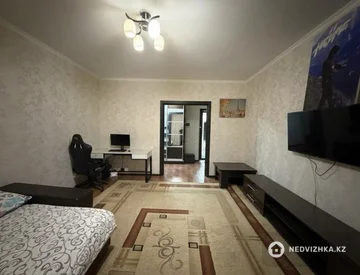 2-комнатная квартира, этаж 9 из 12, 70 м², миниатюра 1